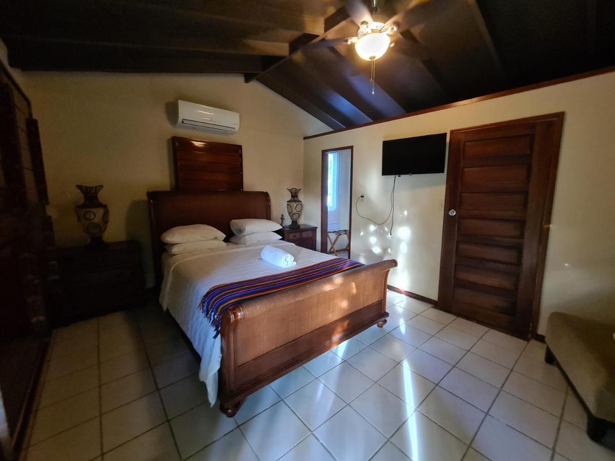 Yocamatsu Bed and Breakfast Caye Caulker Eksteriør billede