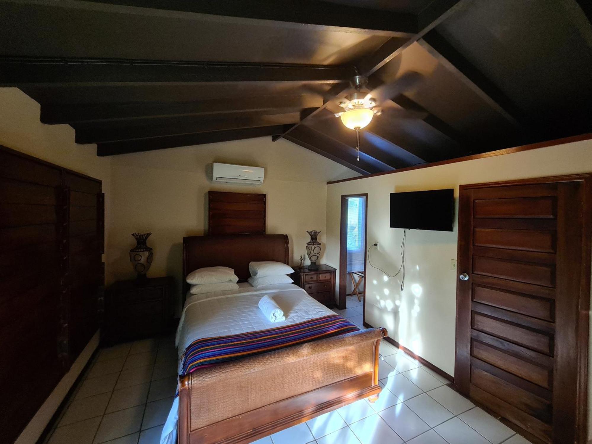 Yocamatsu Bed and Breakfast Caye Caulker Eksteriør billede