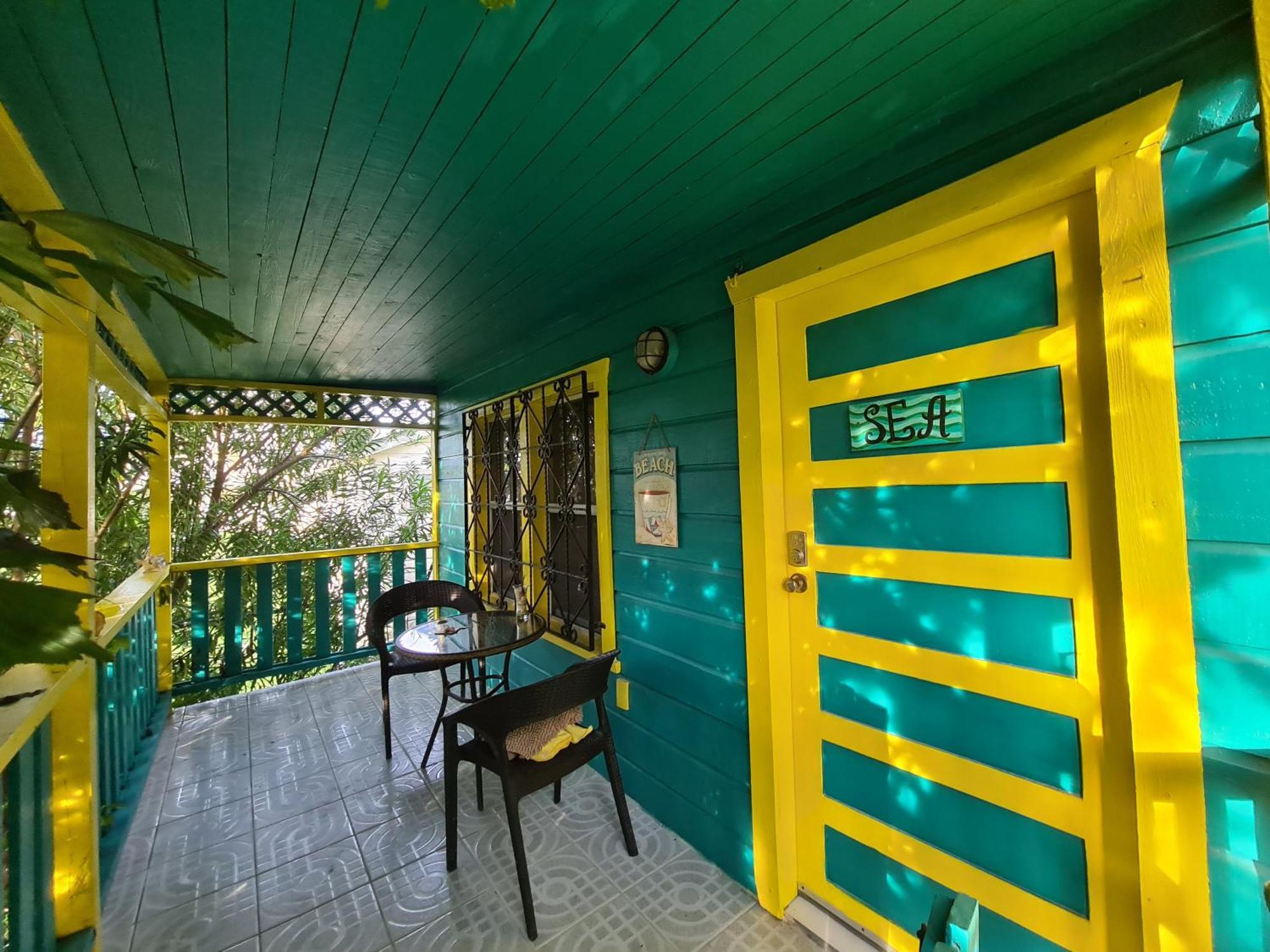Yocamatsu Bed and Breakfast Caye Caulker Eksteriør billede