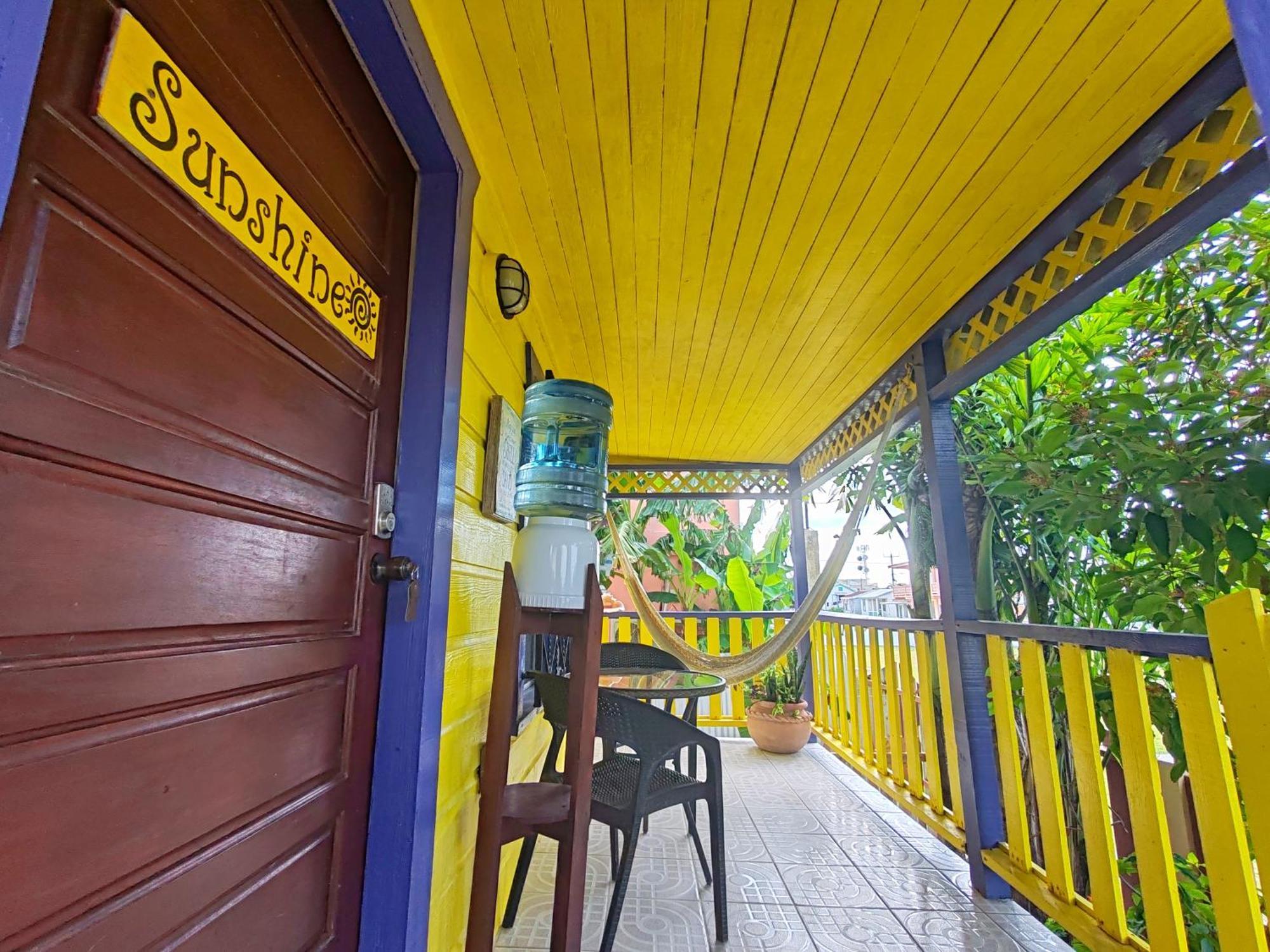 Yocamatsu Bed and Breakfast Caye Caulker Værelse billede