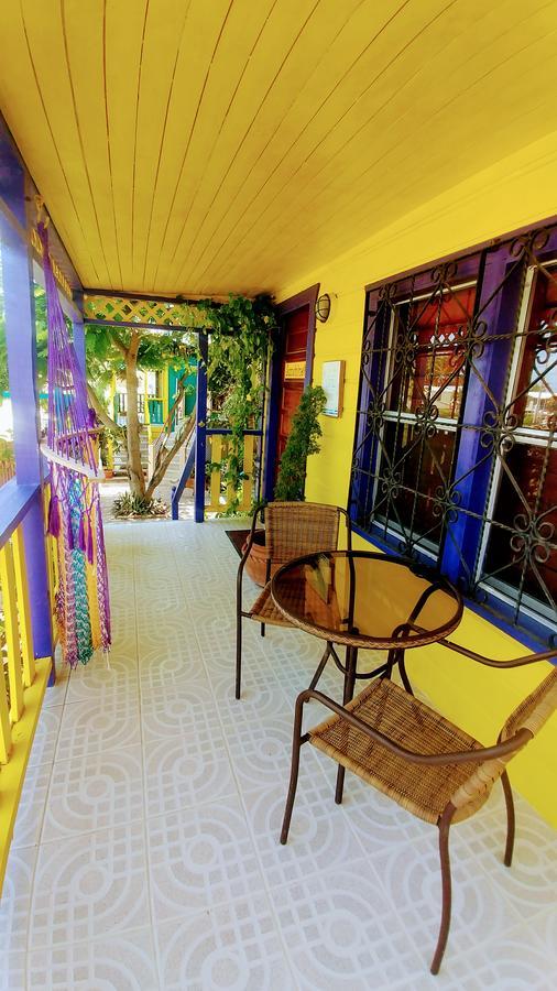 Yocamatsu Bed and Breakfast Caye Caulker Eksteriør billede
